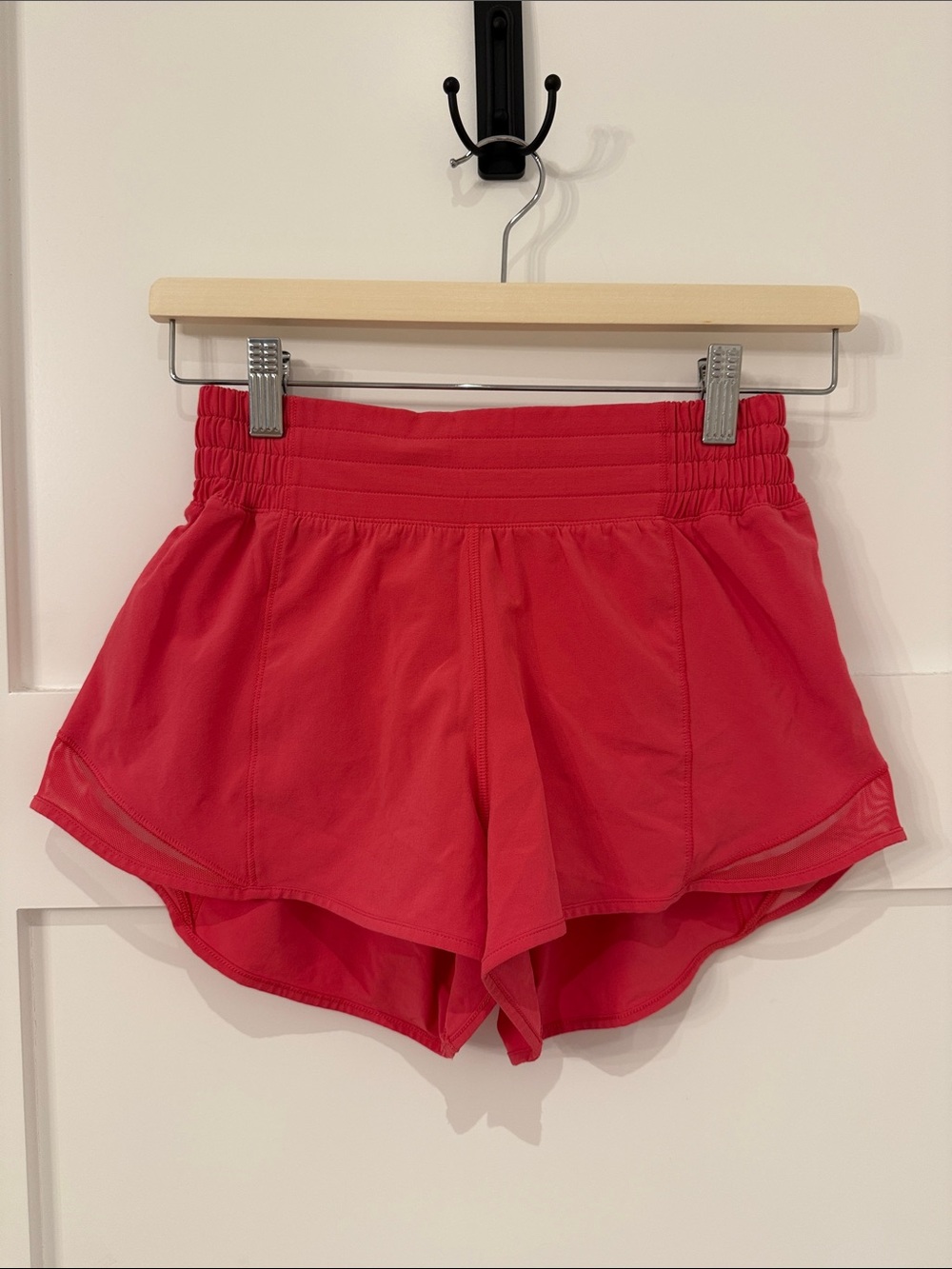 lululemon hotty hot shorts Pink/Coral 2.5 length excellent condition!